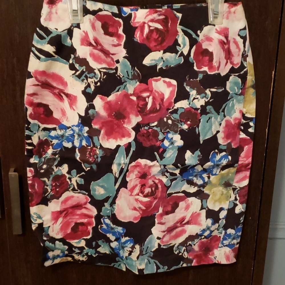 Forever 21 Floral pencil skirt